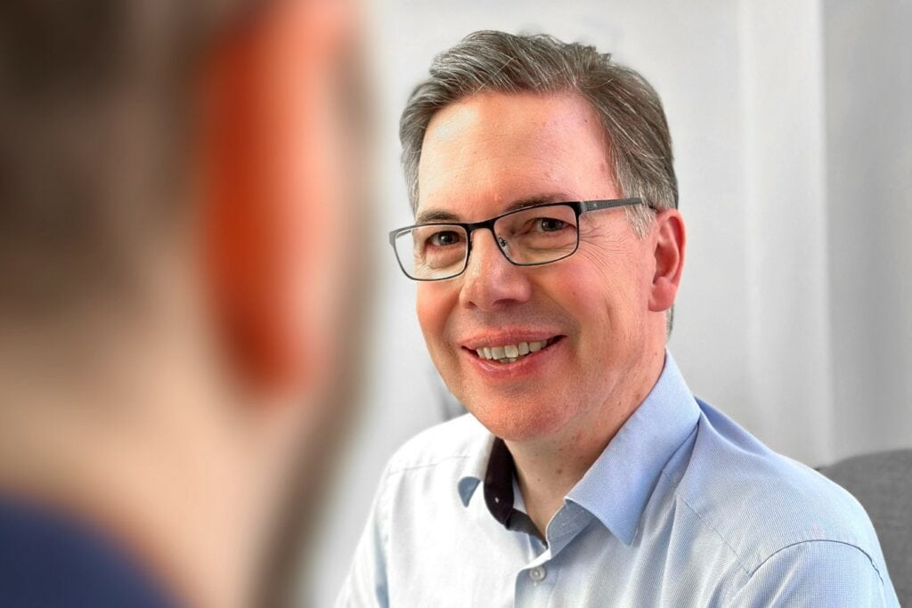 Symbolbild Consultative Selling: Oliver Schumacher im Gespräch.